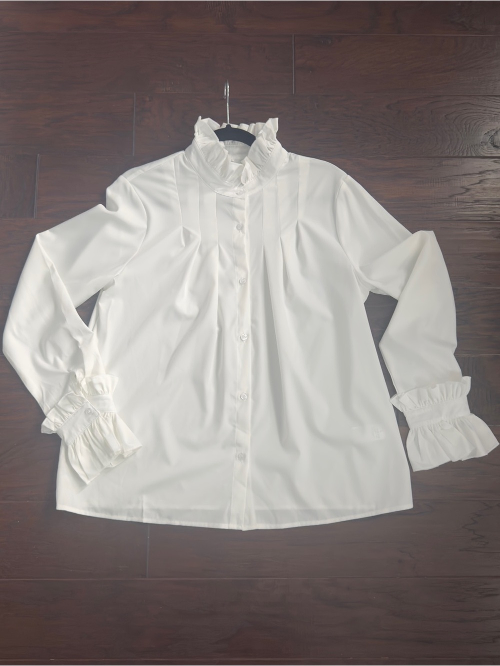 NWOT Classic White Ruffle-Neck Blouse Women's Large Pleat Front and Ruffle Cuff